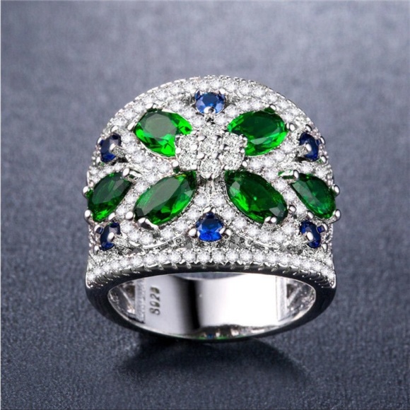 New Luxury 925 Silver  Emerald Diamond Party Ring New - Picture 4 of 5